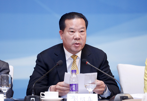5-中国国际商会副会长、宜华集团董事局主席刘绍喜当选中国-加蓬商务理事会中方理事会主席后发表感言_副本.jpg 5-中国国际商会副会长、宜华集团董事局主席刘绍喜当选中国-加蓬商务理事会中方理事会主席后发表感言_副本.jpg